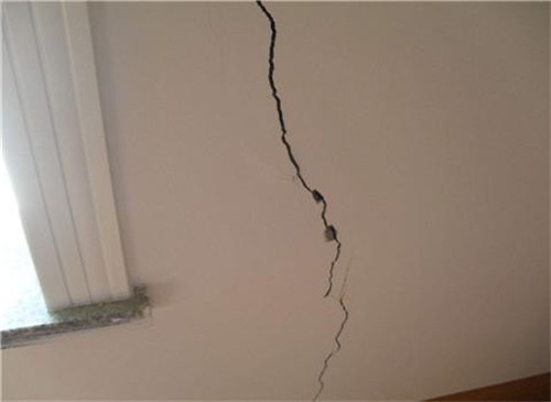 保修期外墻體開裂處理，保修期外墻體開裂處理，責(zé)任界定、原因分析與解決策略 行業(yè)新聞 第2張