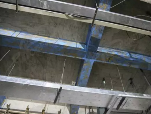 白鋼板厚度選擇的工程案例，白鋼板厚度選擇，工程案例中的考量 行業(yè)新聞 第1張