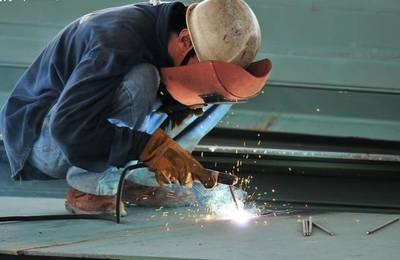 焊工行業(yè)激勵(lì)政策案例，焊工行業(yè)激勵(lì)政策典型案例解析 行業(yè)新聞 第3張