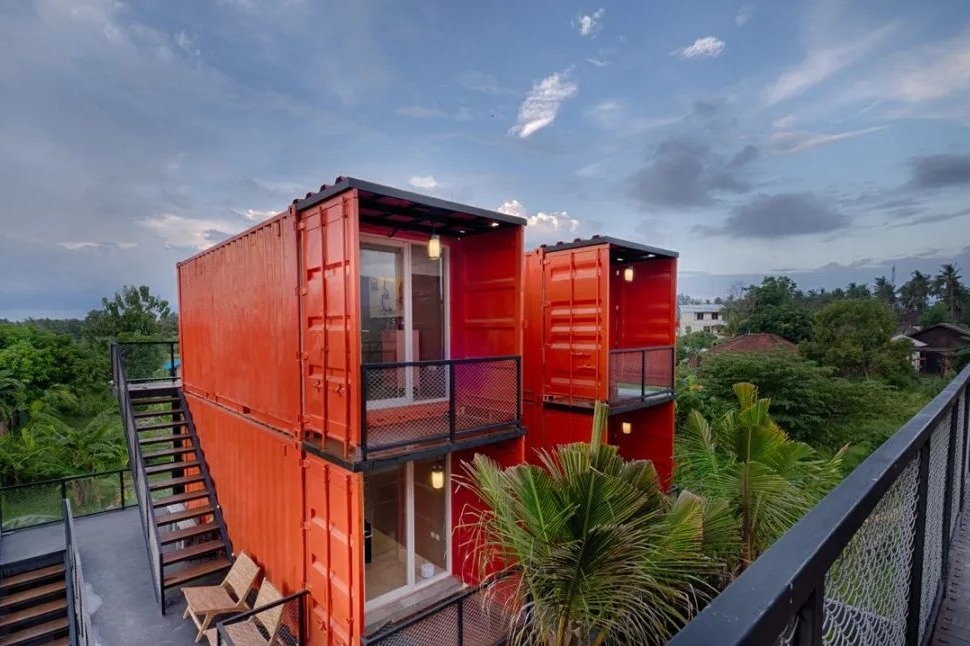 酒店民宿設(shè)計(jì)說(shuō)明200字，酒店民宿設(shè)計(jì)說(shuō)明，打造舒適與實(shí)用并重的住宿體驗(yàn)