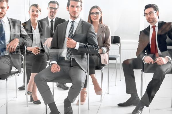 金融行業(yè)薪酬結(jié)構(gòu)分析，行業(yè)薪酬結(jié)構(gòu)分析，趨勢(shì)、影響因素與 行業(yè)新聞 第2張