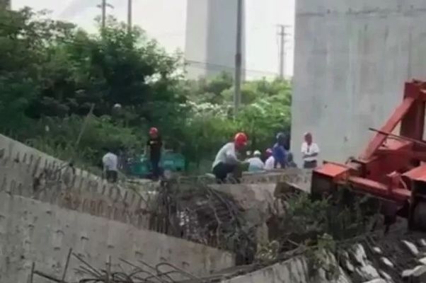 橋梁鋼板安裝事故案例分析，幾種不同風(fēng)格的標(biāo)題供你參考，你可以根據(jù)實(shí)際需求進(jìn)行選擇，，專業(yè)嚴(yán)謹(jǐn)風(fēng)，橋梁鋼板安裝典型事故案例深度剖析，警示強(qiáng)調(diào)風(fēng)，敲響警鐘！橋梁鋼板安裝事故案例大起底，實(shí)用導(dǎo)向風(fēng)，聚焦橋梁鋼板安裝，事故案例全解析與啟示 行業(yè)新聞 第2張