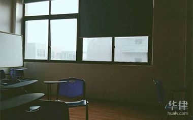 民用住宅改商業(yè)用房，幾種不同風(fēng)格的標(biāo)題供你參考，，直白型，民用住宅轉(zhuǎn)型商業(yè)用房，現(xiàn)狀與趨勢(shì)，疑問(wèn)型，民用住宅能否順利改作商業(yè)用房？，熱點(diǎn)聚焦型，聚焦，民用住宅向商業(yè)用房的轉(zhuǎn)變浪潮 行業(yè)新聞 第2張