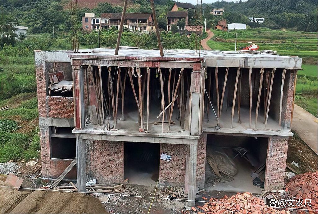 農(nóng)村老房子加彩鋼屋頂（8月新一輪排查繼續(xù)丈農(nóng)尺） 行業(yè)新聞 第1張