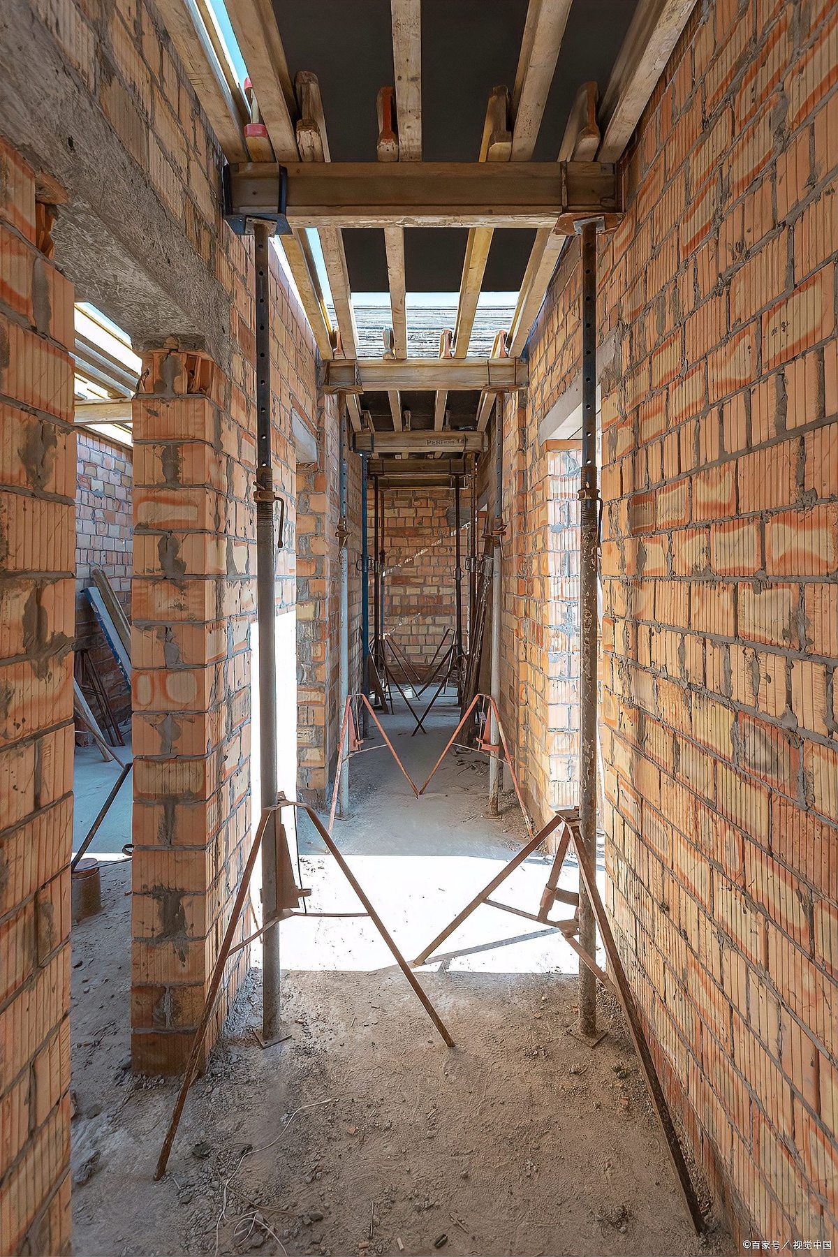 土房子如何加固翻新（農(nóng)村自建房太舊幸虧這4個基礎(chǔ)加固方法才能住新家房天下） 行業(yè)新聞 第5張