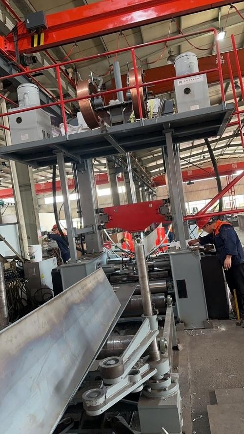 珠山鋼結(jié)構(gòu)公司董事長簡歷（盧立強(qiáng)董事長在珠山鋼結(jié)構(gòu)公司任職多久了？） 行業(yè)新聞 第3張