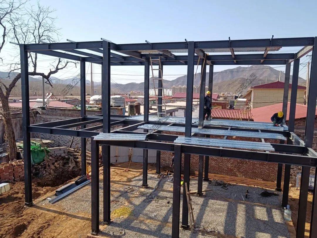 別墅鋼結構簡介（當傳統(tǒng)磚瓦遇見現(xiàn)代鋼結構別墅） 行業(yè)新聞 第2張