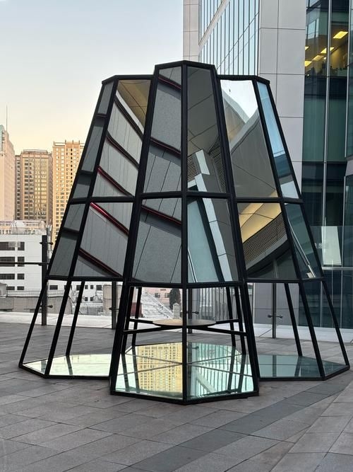 有哪些著名的鋼結(jié)構(gòu)玻璃幕墻案例？（有哪些著名的鋼結(jié)構(gòu)玻璃幕墻案例共參考1篇資料） 行業(yè)新聞 第3張