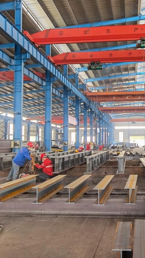 鋼結(jié)構(gòu)加工車(chē)間圖片（鋼結(jié)構(gòu)加工車(chē)間圖片共參考5篇,我?guī)湍阏伊艘恍╀摻Y(jié)構(gòu)加工車(chē)間的實(shí)景圖片） 行業(yè)新聞 第5張