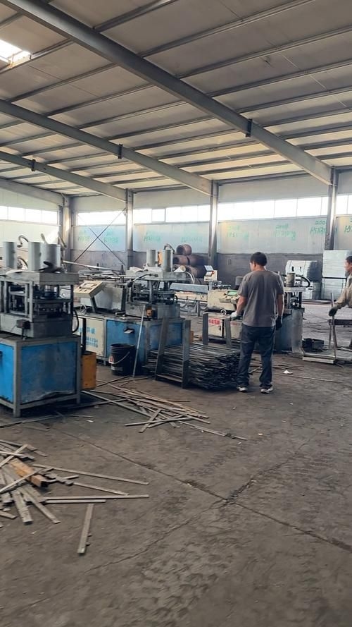 鋼結(jié)構(gòu)加工車(chē)間圖片（鋼結(jié)構(gòu)加工車(chē)間圖片共參考5篇,我?guī)湍阏伊艘恍╀摻Y(jié)構(gòu)加工車(chē)間的實(shí)景圖片） 行業(yè)新聞 第15張