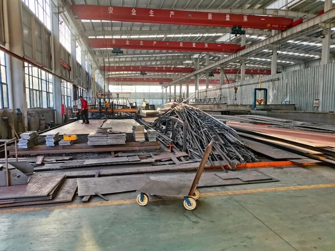 鋼結(jié)構(gòu)加工車(chē)間圖片（鋼結(jié)構(gòu)加工車(chē)間圖片共參考5篇,我?guī)湍阏伊艘恍╀摻Y(jié)構(gòu)加工車(chē)間的實(shí)景圖片） 行業(yè)新聞 第18張