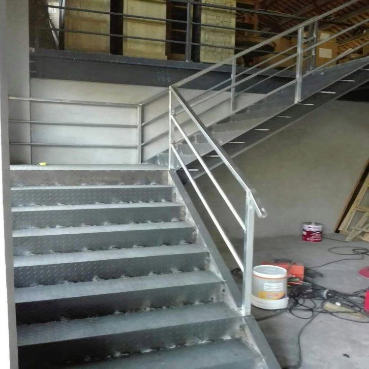 螺旋式樓梯的材質(zhì)有哪些選擇？（螺旋式樓梯材質(zhì)選擇挺多的，我來幫你梳理一下常見的幾種） 行業(yè)新聞 第1張