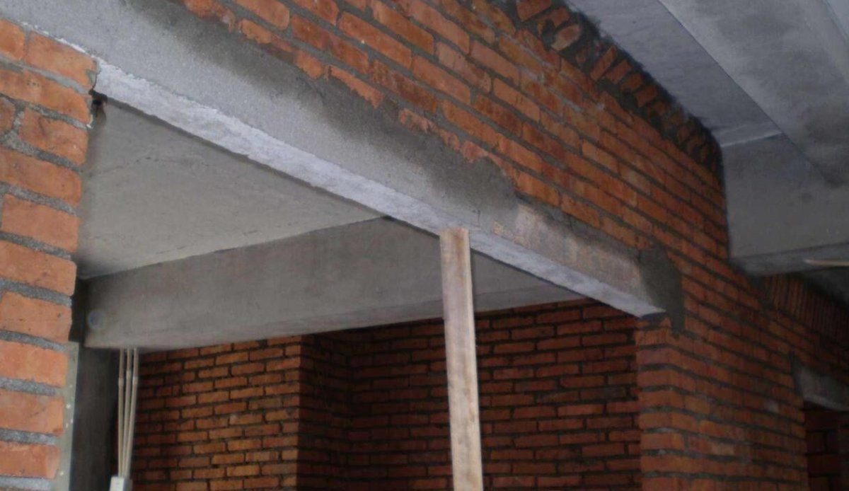 磚混結(jié)構(gòu)門過(guò)梁有哪些常見(jiàn)問(wèn)題（農(nóng)村自建房的門洞過(guò)梁可以敲掉嗎）