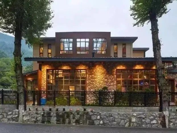 螺旋式樓梯的尺寸如何確定？（關(guān)于螺旋式樓梯的尺寸確定，我來(lái)幫你梳理一下關(guān)鍵要點(diǎn)）