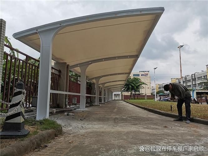 給我一些彩鋼停車棚的圖片（如何設(shè)計一個彩鋼停車棚） 行業(yè)新聞 第3張