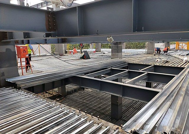 鋼屋架安裝時(shí)如何保證安全？（鋼屋架安裝如何保證安全？）