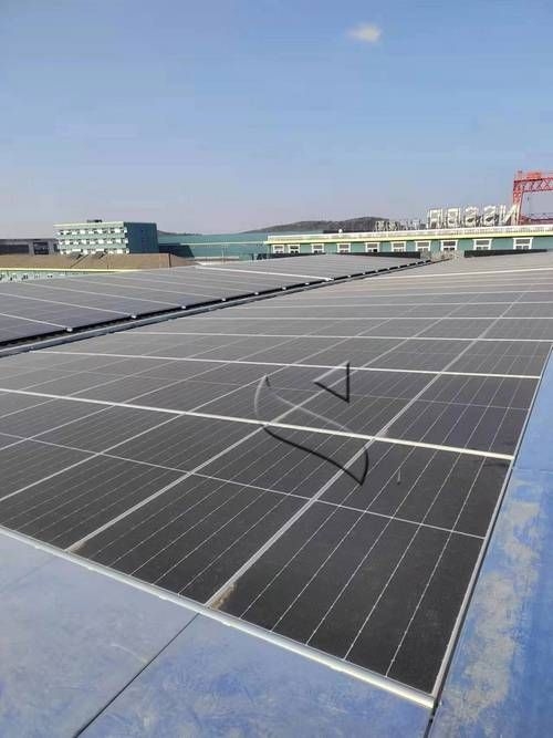 給我一些彩鋼屋頂光伏安裝的實景圖（彩鋼屋頂光伏安裝避坑指南） 行業(yè)新聞 第4張