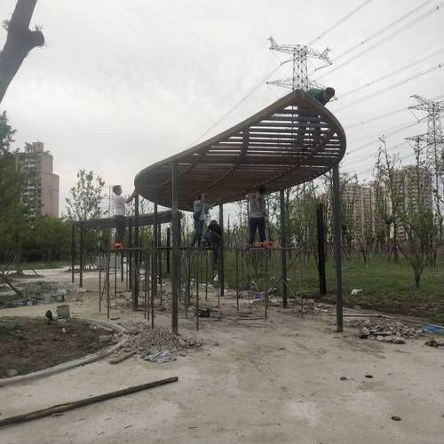 給我一些鋼結(jié)構(gòu)景觀長廊的設(shè)計案例（給我一些鋼結(jié)構(gòu)景觀長廊的設(shè)計案例,嘿，看來你對鋼結(jié)構(gòu)景觀長廊的設(shè)計很感興趣呀） 行業(yè)新聞 第2張