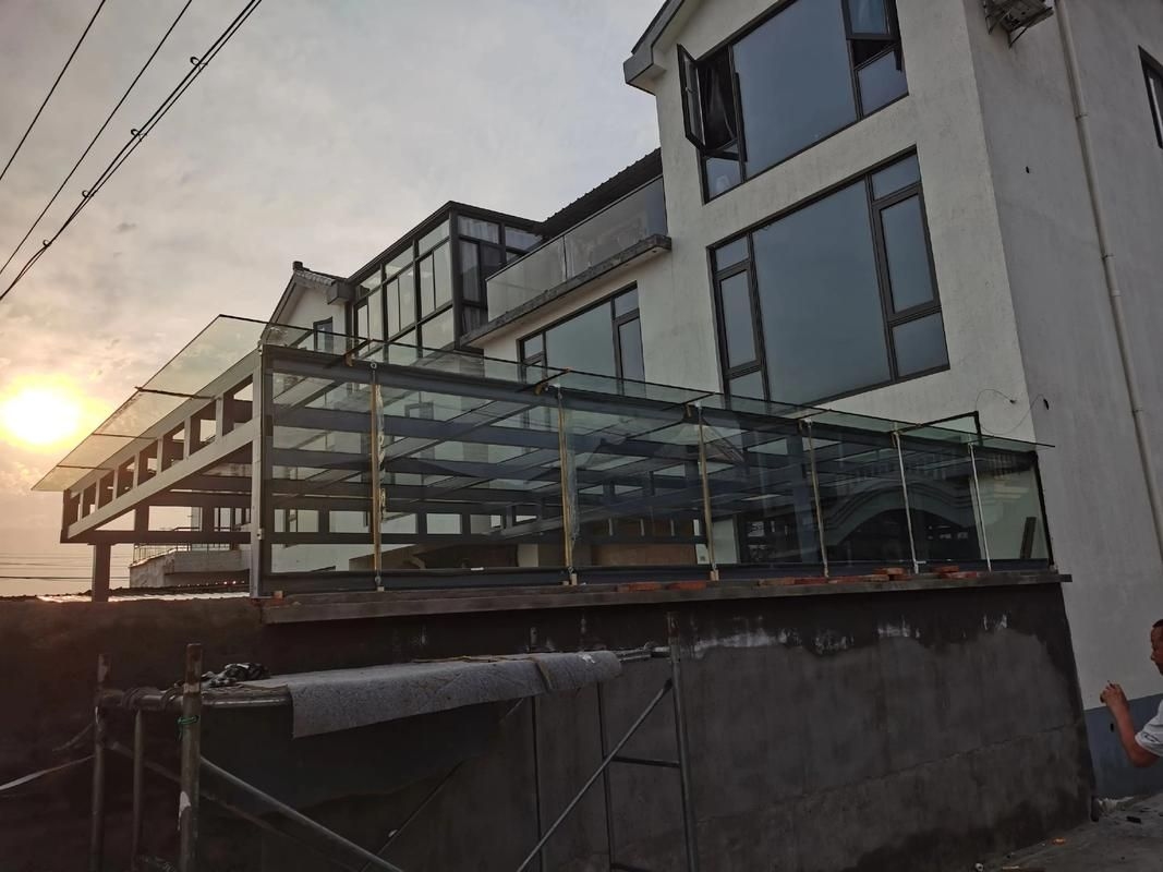 鋼構(gòu)幕墻陽光房的價(jià)格范圍（鋼構(gòu)幕墻陽光房價(jià)格范圍大致在每平方米500元至10000元） 行業(yè)新聞 第2張