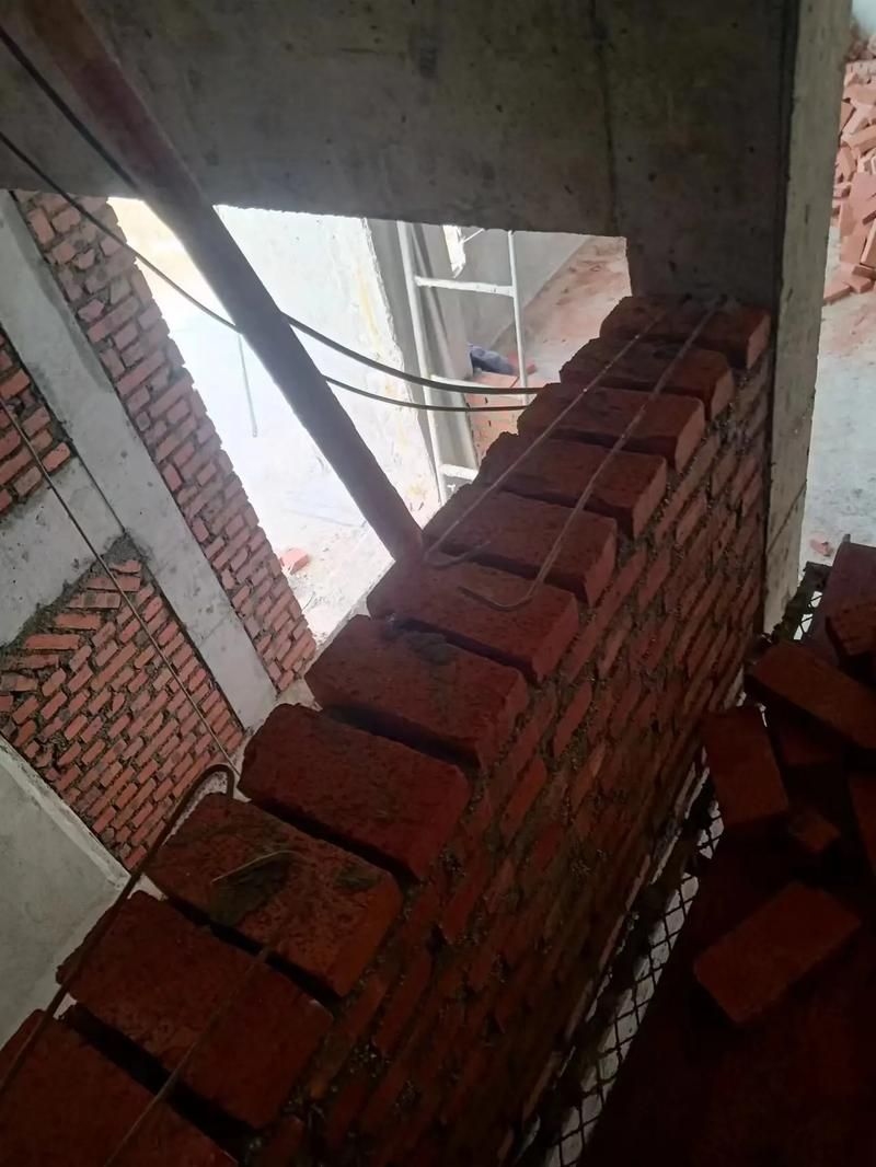 能否提供砌體加固筋的圖片示例？（植筋/預埋的關鍵步驟和規(guī)范要求） 行業(yè)新聞 第6張