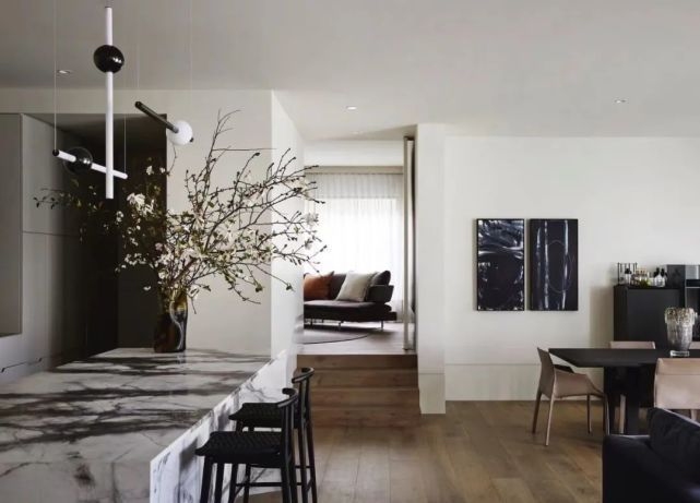 連廊寬度是否可以超過2米？（鄭州一小區(qū)加裝電梯連廊長度近5米,有業(yè)主反對成被告新浪網(wǎng)） 行業(yè)新聞 第5張