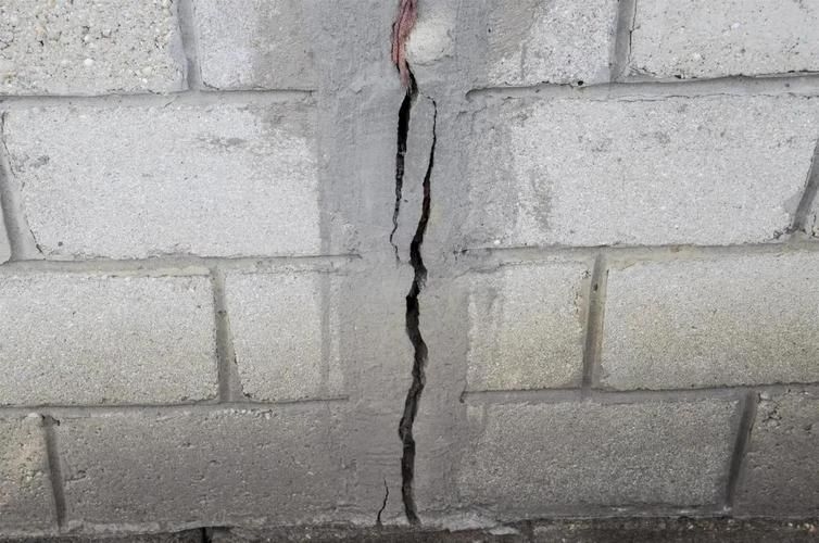 磚混結(jié)構(gòu)房屋有哪些常見病害（磚混結(jié)構(gòu)房屋有哪些常見、note、video組件要求） 行業(yè)新聞 第6張