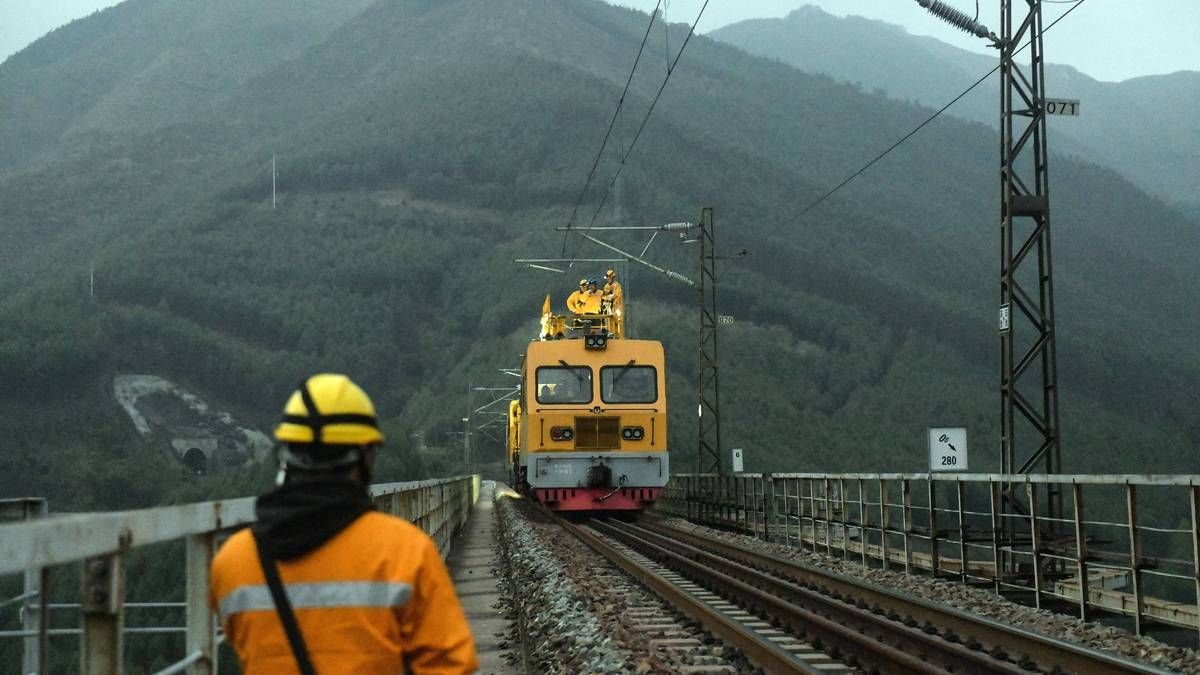 型鋼網(wǎng)架頂棚的維護費用高嗎？ 行業(yè)新聞 第3張