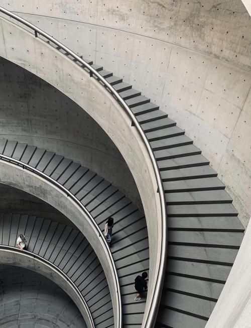 給我一些螺旋樓梯的設(shè)計(jì)案例（北京螺旋樓梯設(shè)計(jì)案例詳解螺旋樓梯設(shè)計(jì)案例詳解） 行業(yè)新聞 第1張