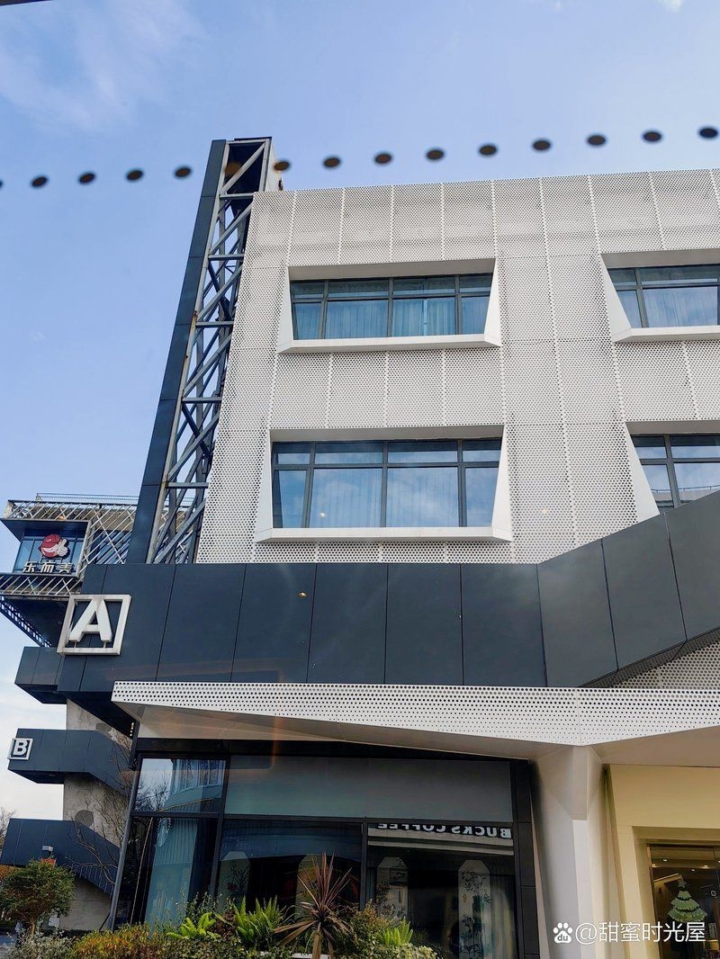 如何獲取高清的廠房車間照片？（光影魔法|現(xiàn)廠拍出工業(yè)風(fēng)大片甜蜜時光屋） 行業(yè)新聞 第2張