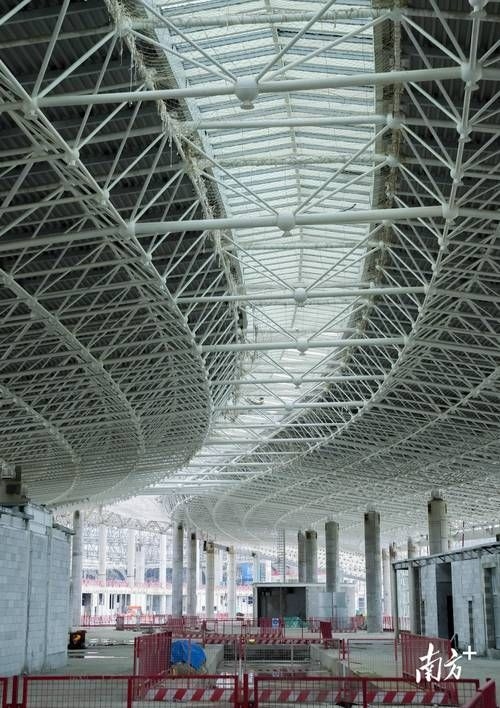 能給出具體的網(wǎng)架設(shè)計(jì)案例嗎（廣州白云機(jī)場t3航站樓結(jié)構(gòu)設(shè)計(jì)技術(shù)詳解） 行業(yè)新聞 第4張