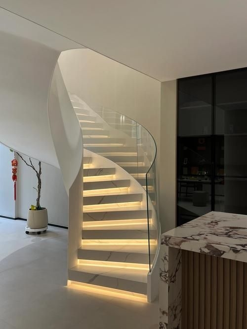 給我一些螺旋旋轉樓梯的設計圖（給我一些螺旋旋轉樓梯的設計圖,展開美學表現(xiàn)力和空間高效利用） 行業(yè)新聞 第11張