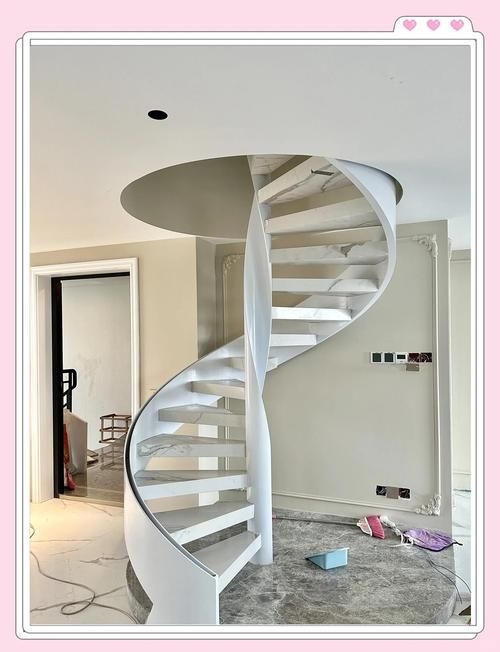 給我一些螺旋旋轉樓梯的設計圖（給我一些螺旋旋轉樓梯的設計圖,展開美學表現(xiàn)力和空間高效利用） 行業(yè)新聞 第14張